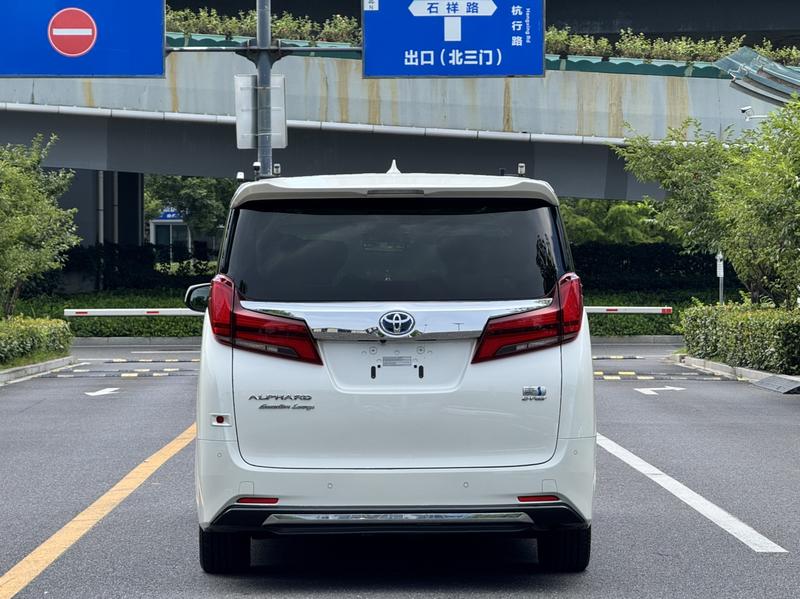 Toyota Alphard, 2022 — фото 5 из 12