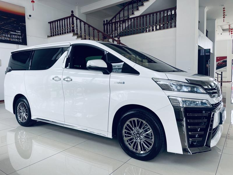 Toyota Vellfire, 2022 — фото 3 из 12