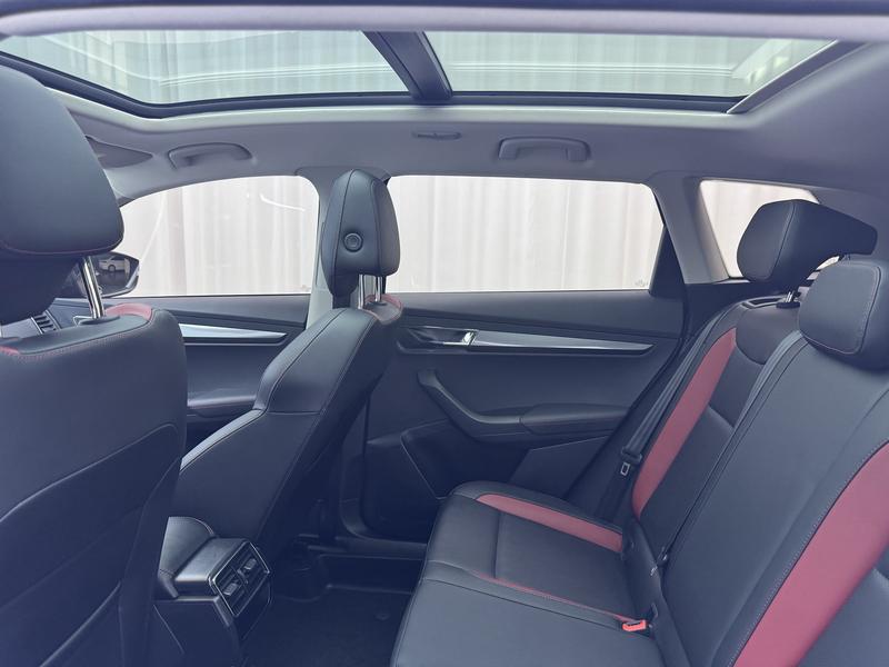 Skoda Karoq, 2022 — фото 10 из 12