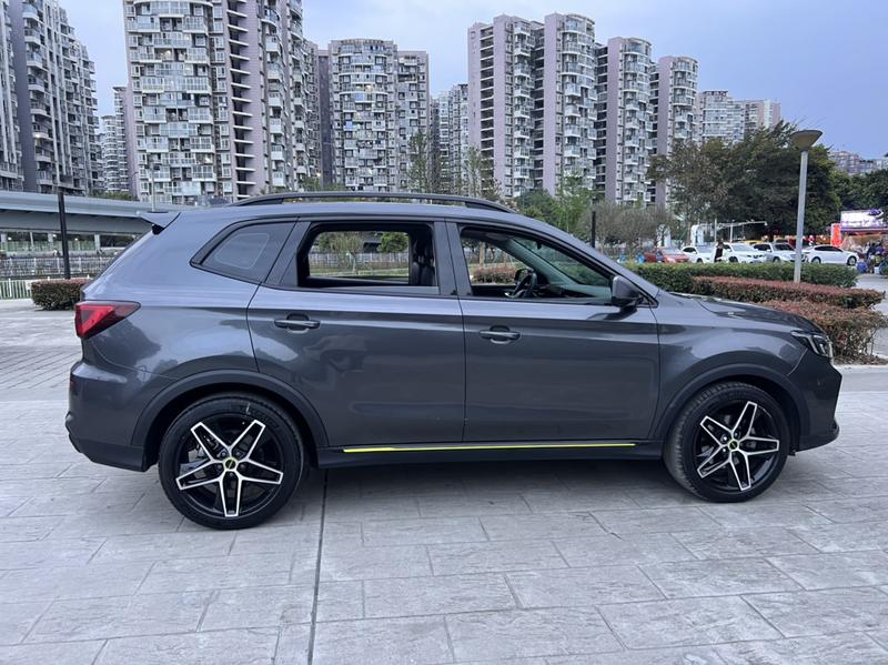 Roewe RX5, 2022 — фото 7 из 12