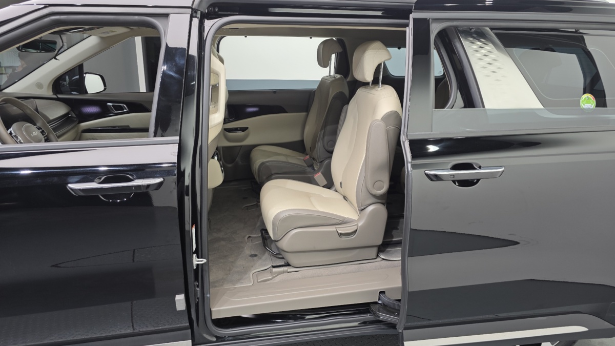 Kia Carnival, 2022 — фото 11 из 12