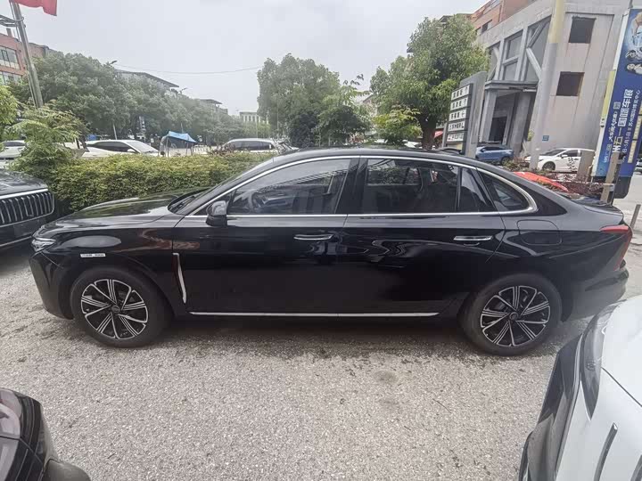 Hongqi H5 Hybrid, 2026 — фото 4 из 9