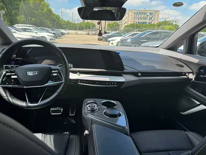 Cadillac Optiq, 2024 — фото 2 из 3