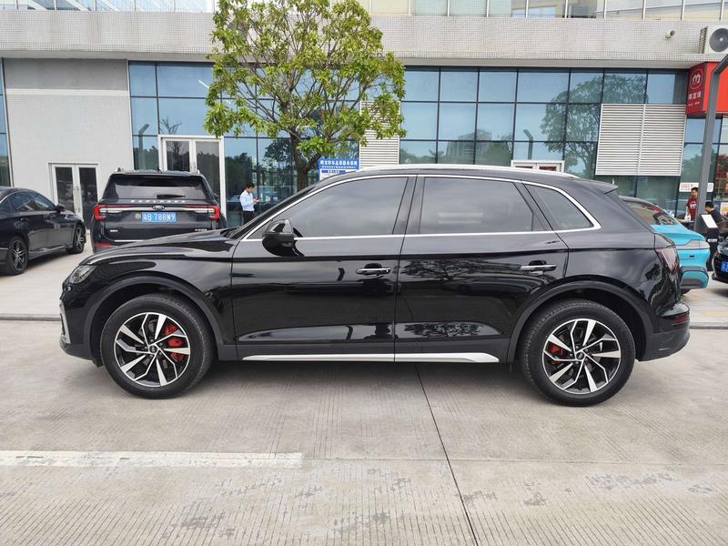 Audi Q5L, 2023 — фото 3 из 10