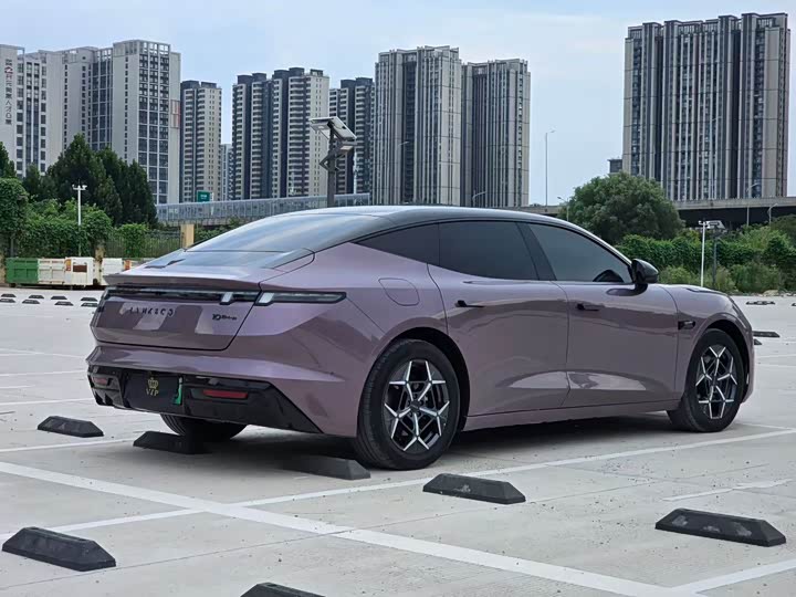 Lynk & Co 30 EM-P Hybrid, 2026 — фото 5 из 9