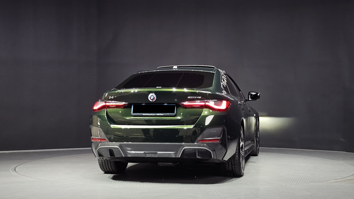 BMW i4, 2022 — фото 4 из 12