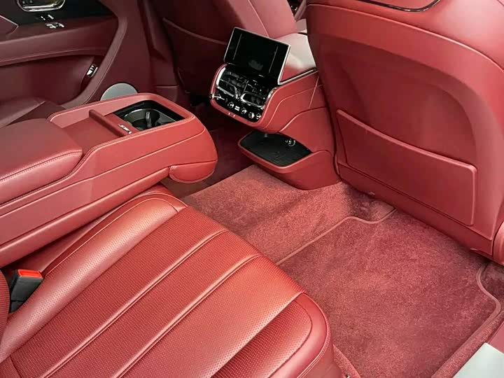 Bentley Bentayga, 2023 — фото 4 из 5
