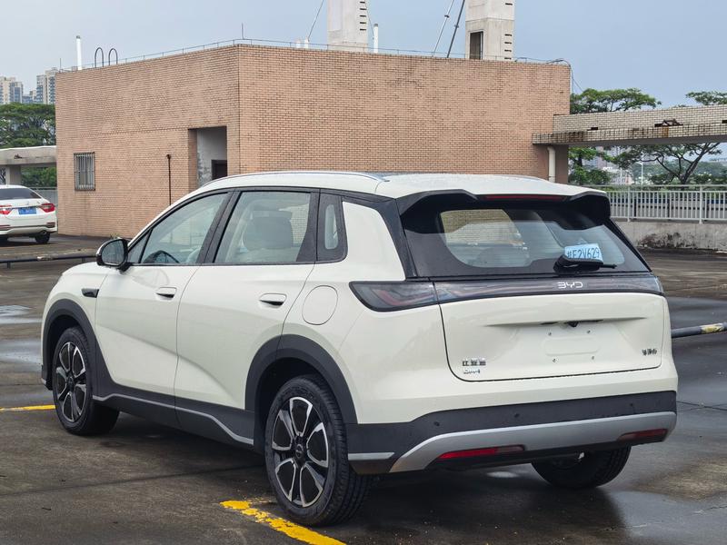 BYD Sea Lion 05 DM-i Hybrid, 2026 — фото 4 из 12