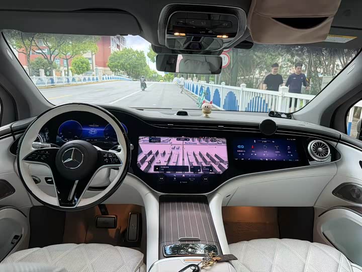 Mercedes-Benz Maybach EQS SUV, 2025 — фото 7 из 9
