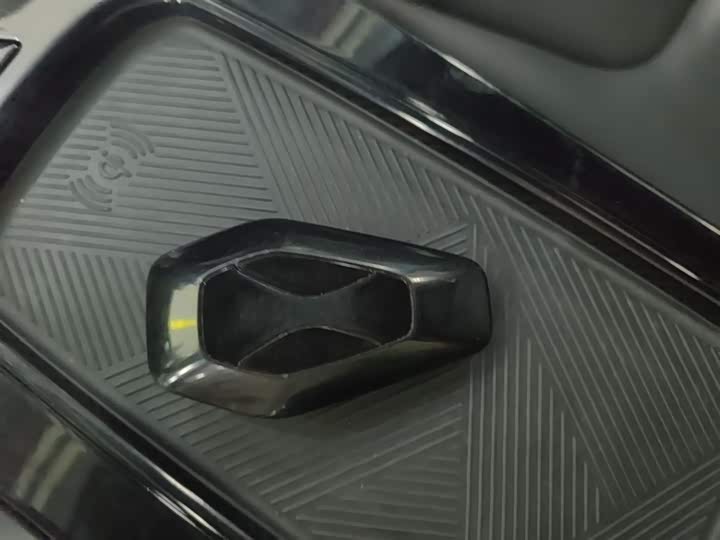BAIC Arcfox Alpha T, 2022 — фото 8 из 9