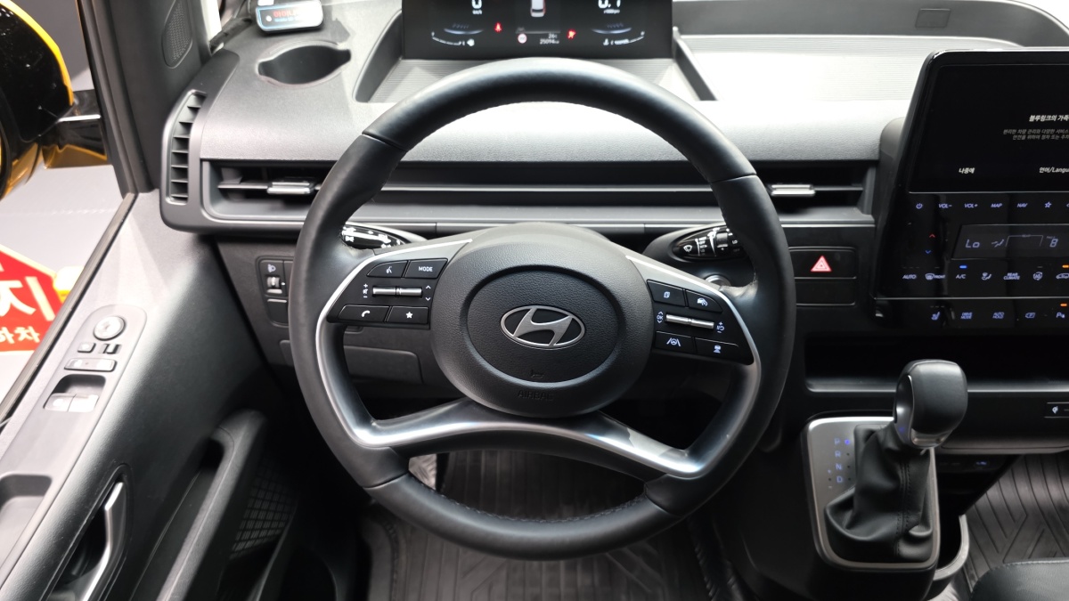 Hyundai Staria, 2024 — фото 12 из 12