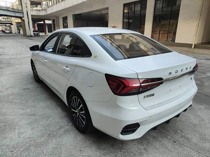 Roewe i5, 2023 — фото 5 из 9