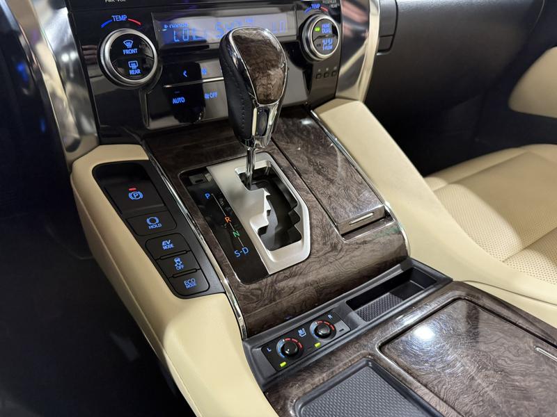 Toyota Vellfire, 2022 — фото 11 из 12