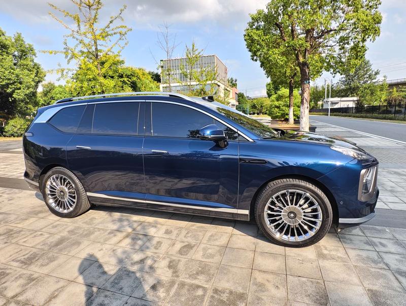 GAC Hyptec HL, 2025 — фото 8 из 12