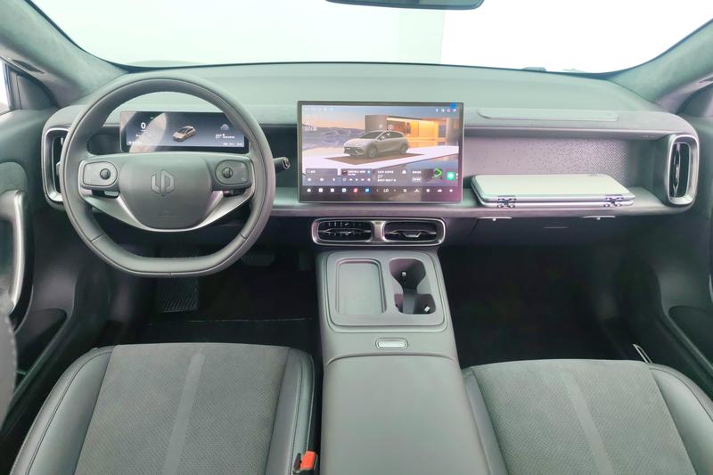 Leapmotor Lafa5, 2025 — фото 8 из 12