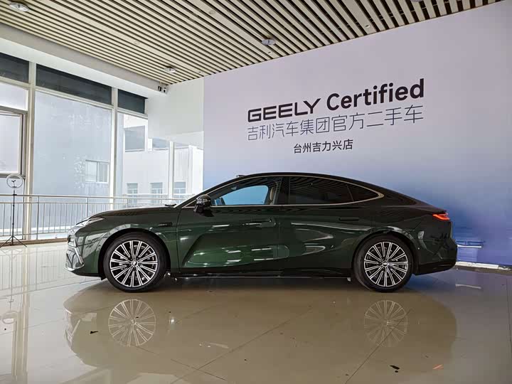 Geely Galaxy Starshine 8 EM-i, 2025 — фото 3 из 9