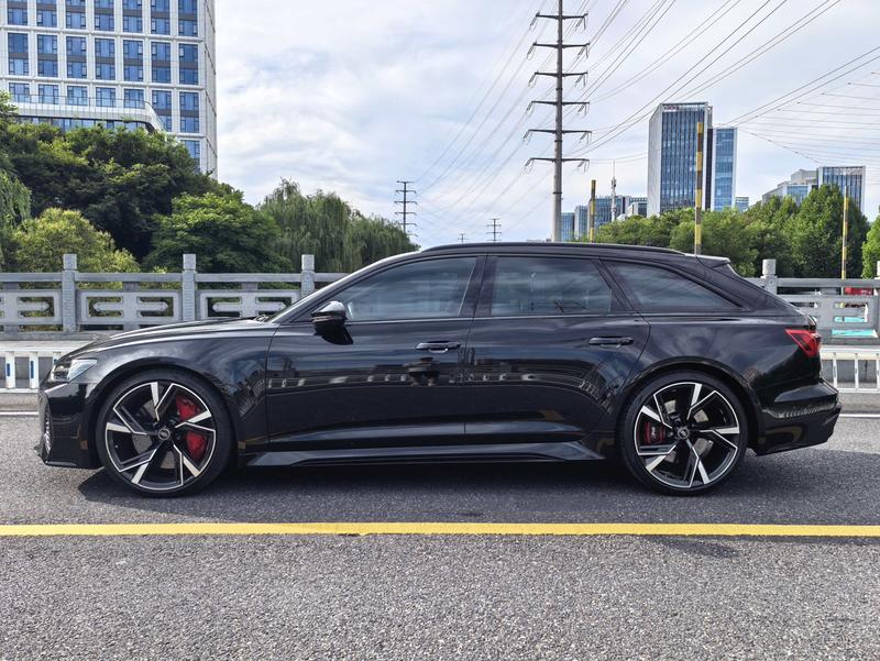 Audi RS 6, 2023 — фото 3 из 9