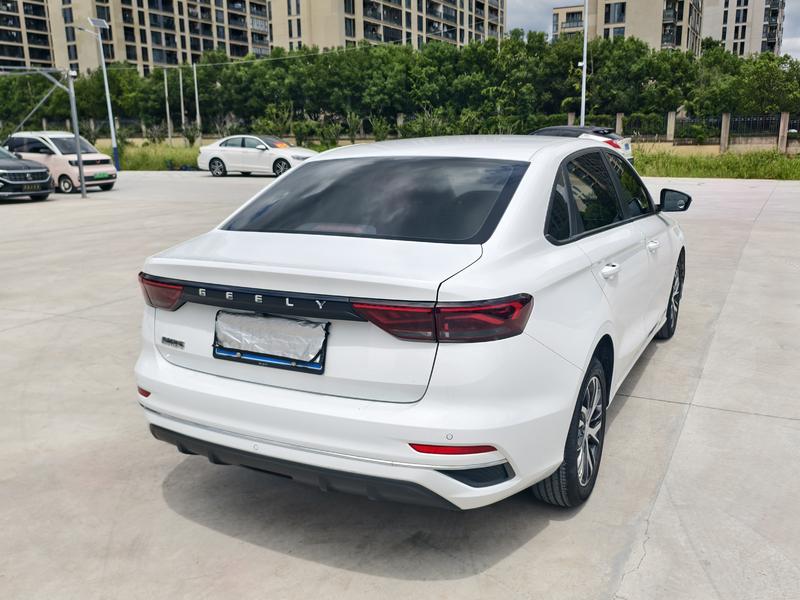 Geely Emgrand, 2024 — фото 6 из 12
