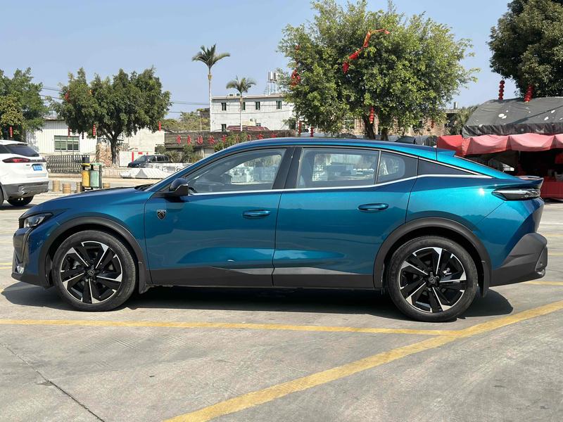 Peugeot 408X, 2023 — фото 4 из 11