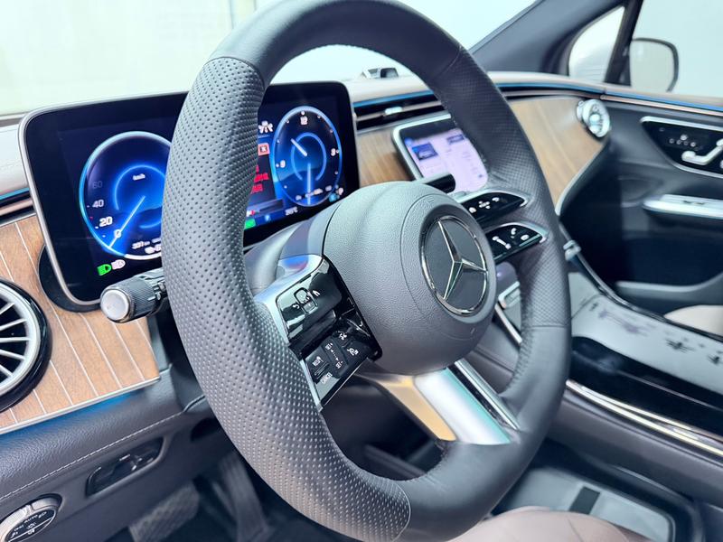 Mercedes-Benz EQE SUV, 2023 — фото 10 из 12