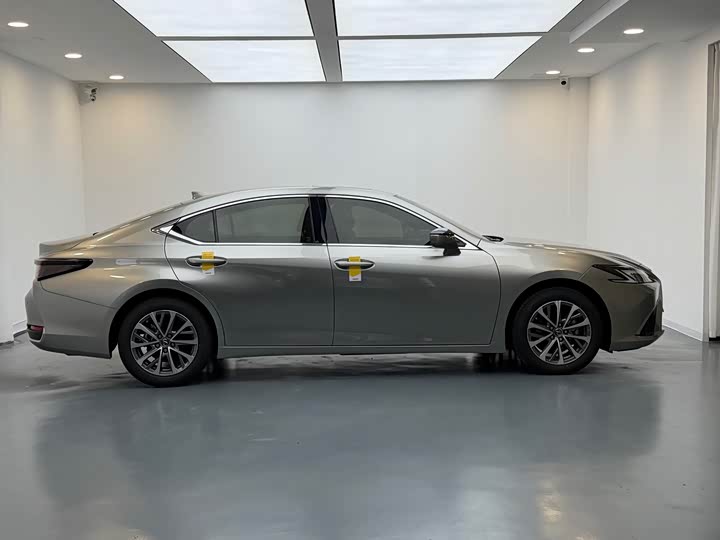 Lexus ES, 2025 — фото 9 из 9