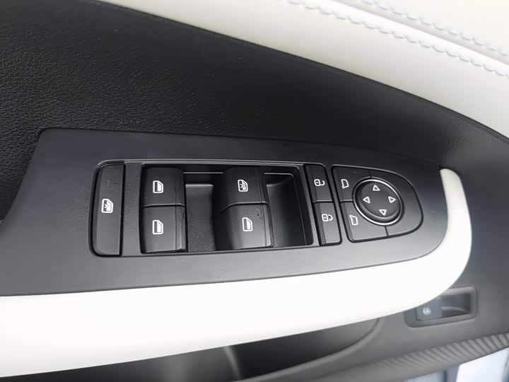 BYD Seal 05 DM-i Hybrid, 2025 — фото 9 из 9