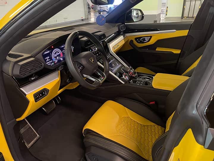 Lamborghini Urus, 2021 — фото 7 из 9