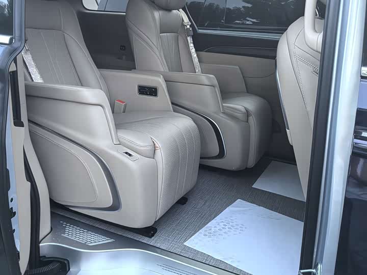 Buick GL8 ES, 2026 — фото 9 из 9