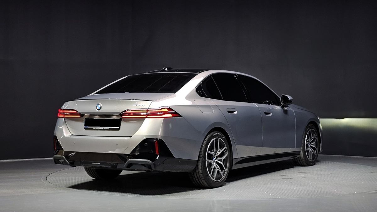 BMW 5 Series, 2025 — фото 2 из 12
