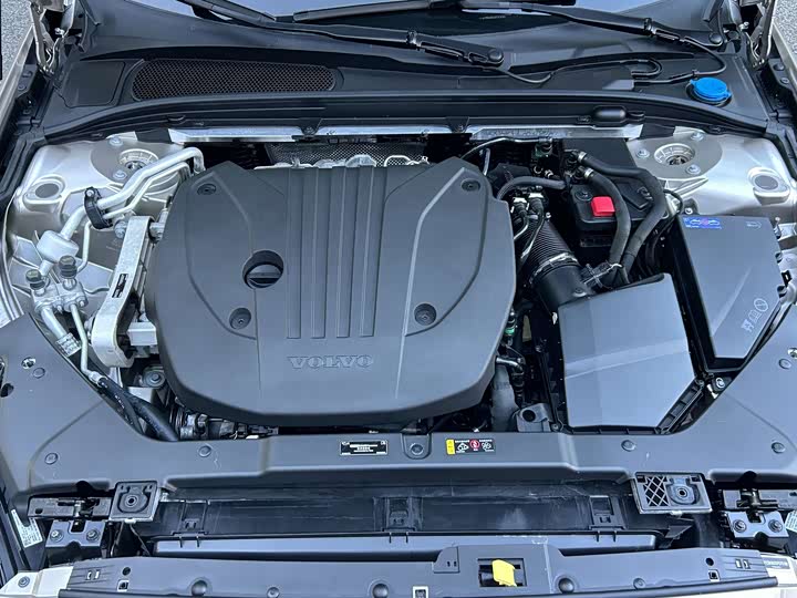 Volvo S60, 2025 — фото 6 из 9