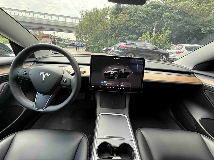 Tesla Model 3, 2023 — фото 7 из 9