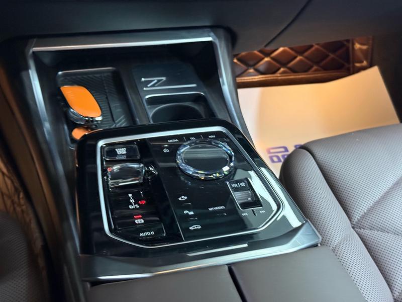 BMW 7 Series, 2023 — фото 8 из 11