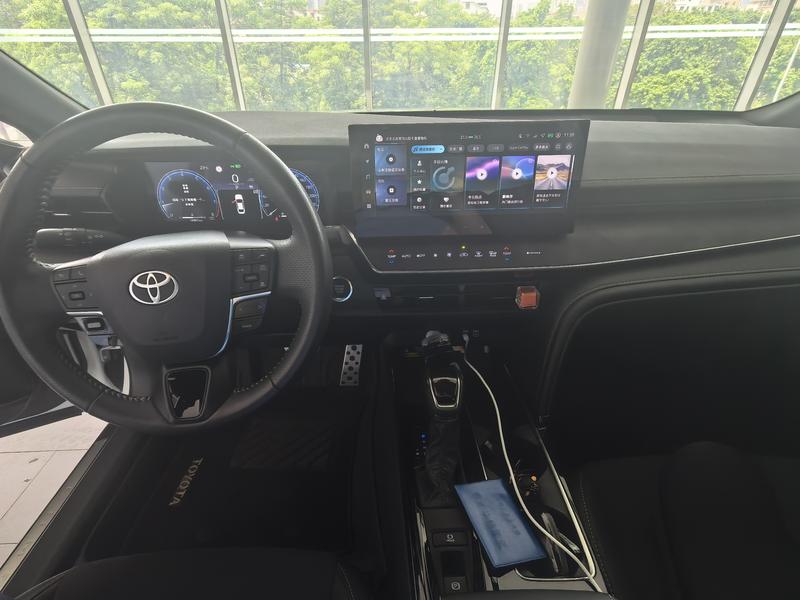 Toyota Camry, 2024 — фото 9 из 12