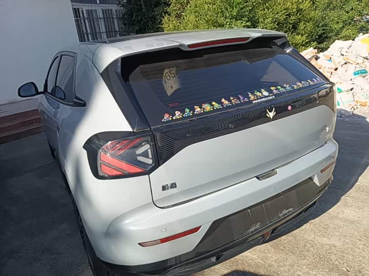 BAIC Arcfox T1, 2025 — фото 5 из 9