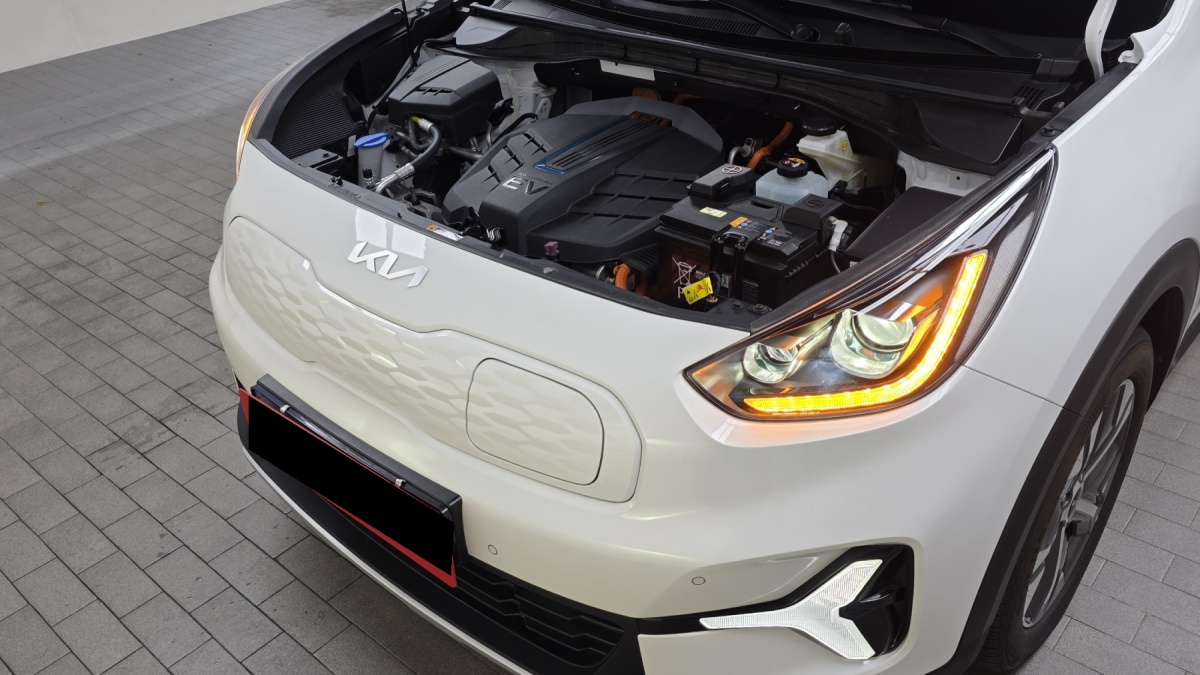 Kia Niro, 2023 — фото 6 из 12