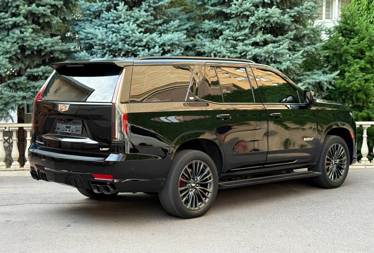 Cadillac Escalade, 2022 — фото 3 из 9