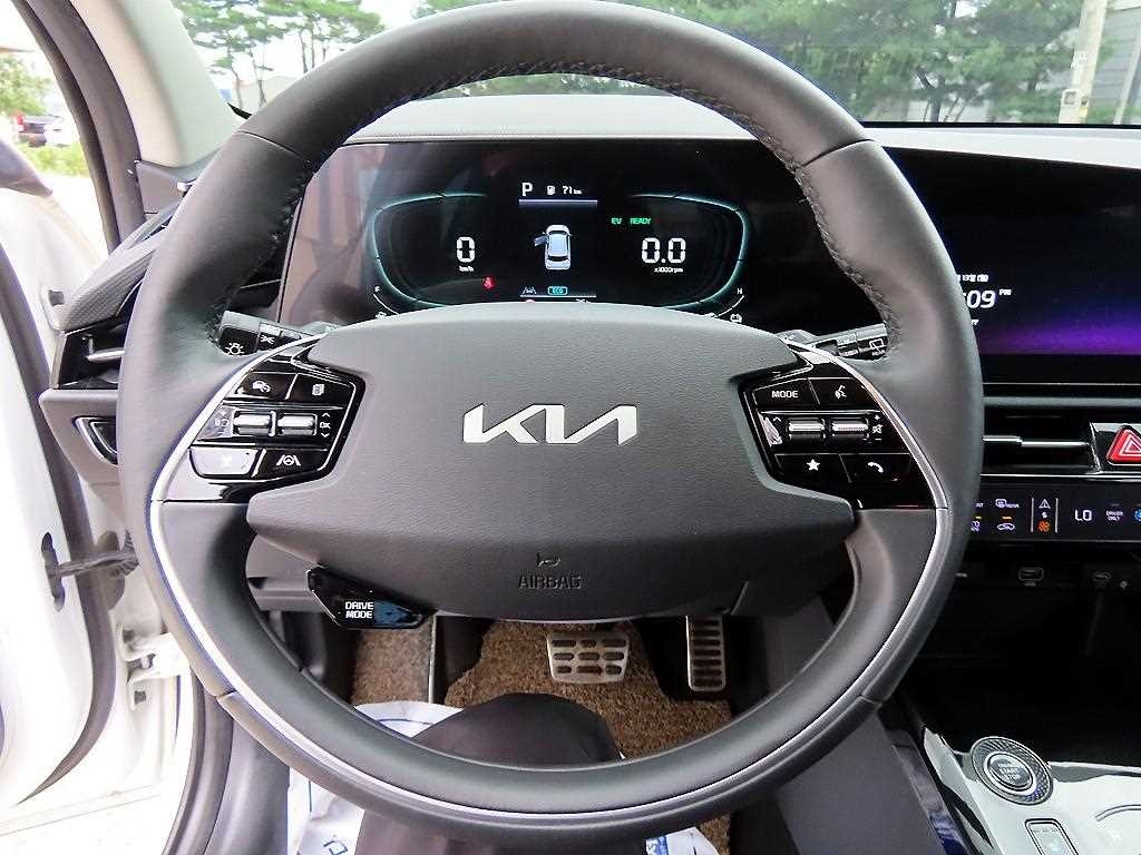 Kia Niro, 2022 — фото 7 из 12