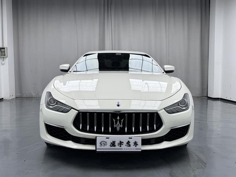 Maserati Ghibli, 2022 — фото 2 из 12