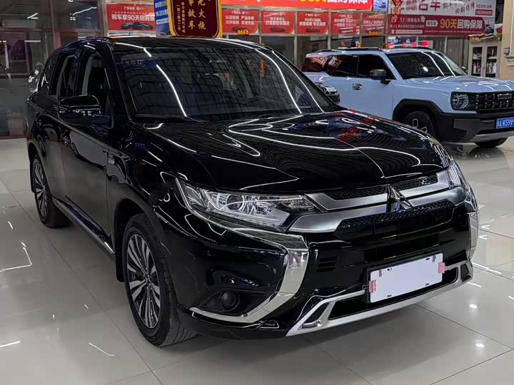 Mitsubishi Outlander, 2021 — фото 3 из 9