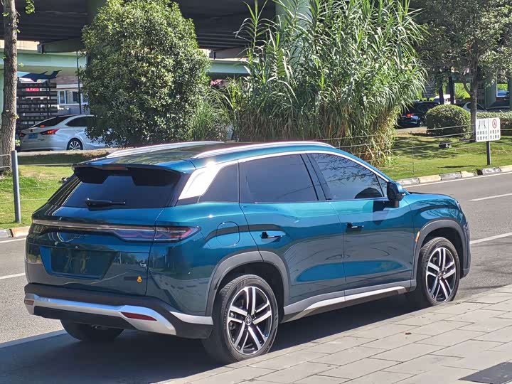 BYD Song L DM-i Hybrid, 2024 — фото 7 из 9