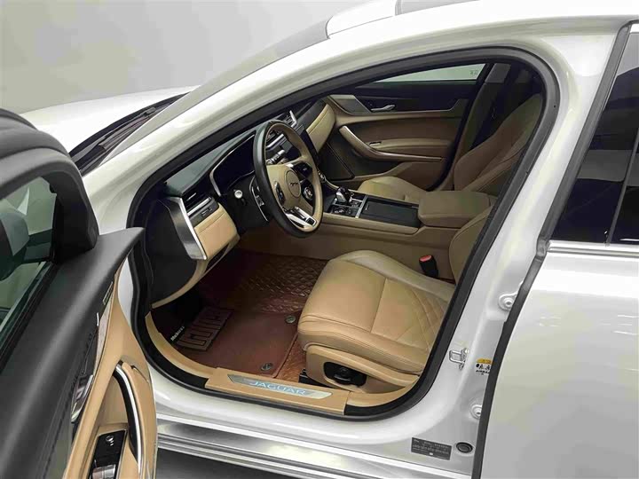 Jaguar XF L, 2022 — фото 4 из 9