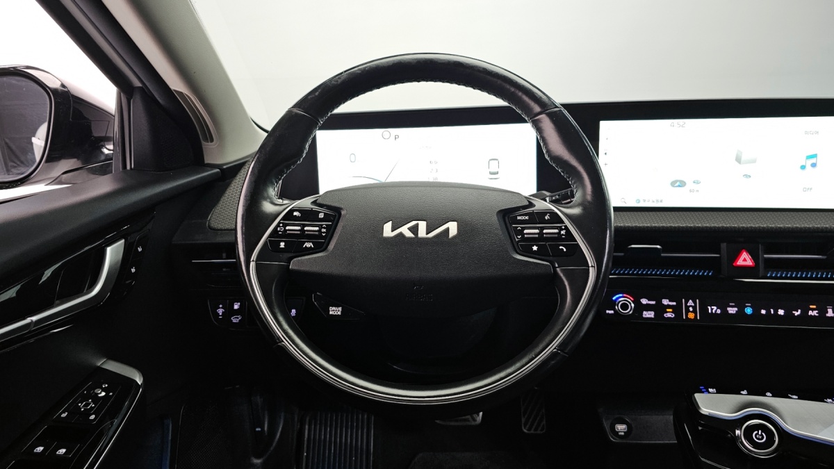 Kia EV6, 2022 — фото 12 из 12