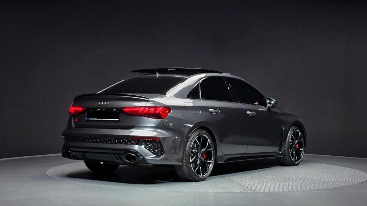 Audi RS 3, 2023 — фото 2 из 12