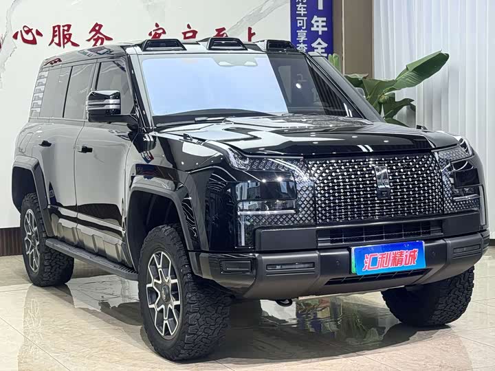 BYD Yangwang U8, 2024 — фото 3 из 9