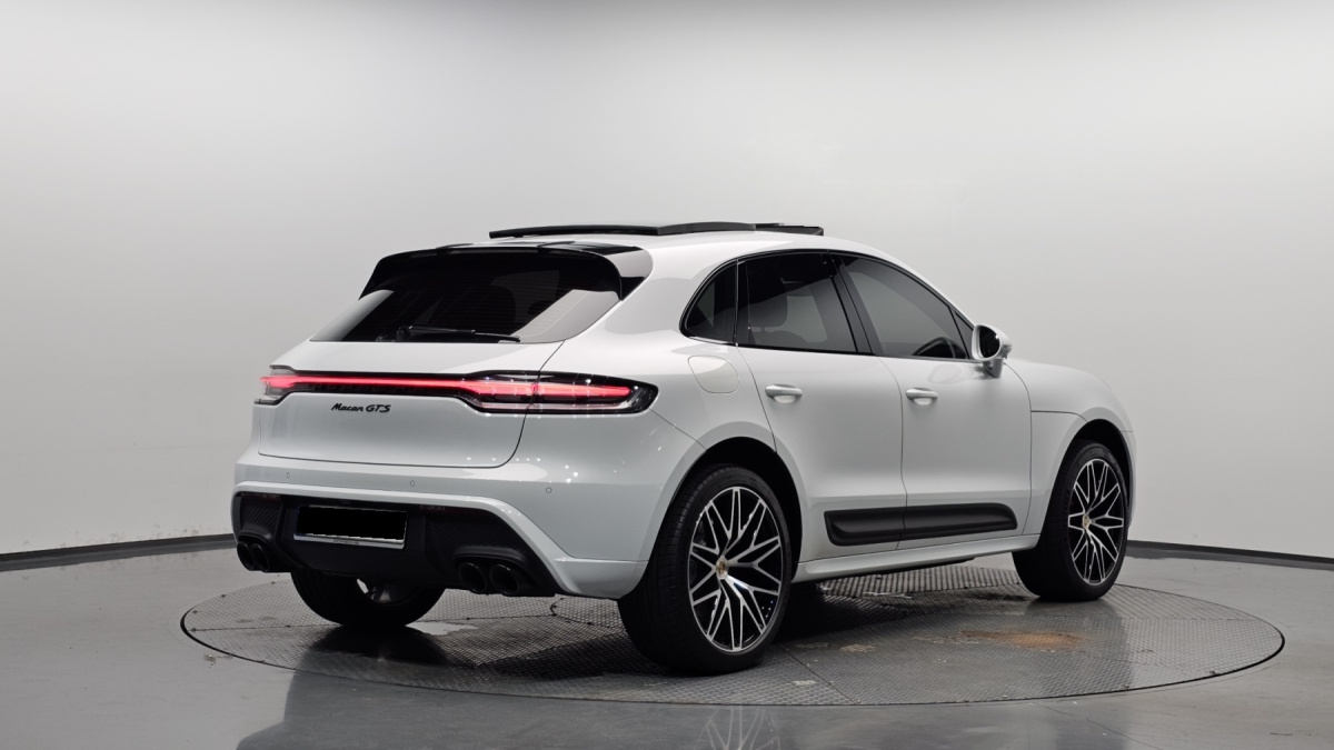 Porsche Macan, 2023 — фото 2 из 12