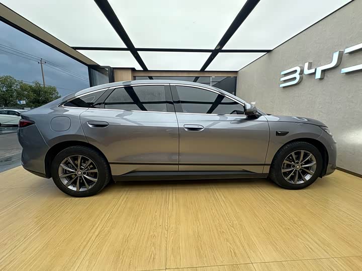 BYD Qin L, 2025 — фото 7 из 9