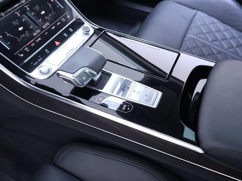 Audi A8, 2023 — фото 12 из 12