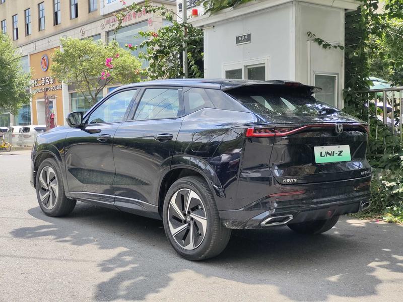 Changan UNI-Z Hybrid, 2026 — фото 3 из 10
