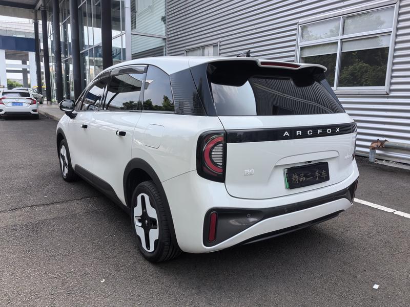 BAIC Arcfox Kaola S, 2024 — фото 5 из 12