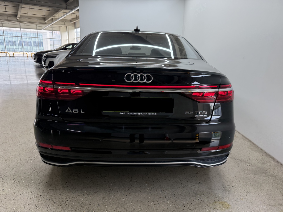 Audi A8, 2023 — фото 2 из 12